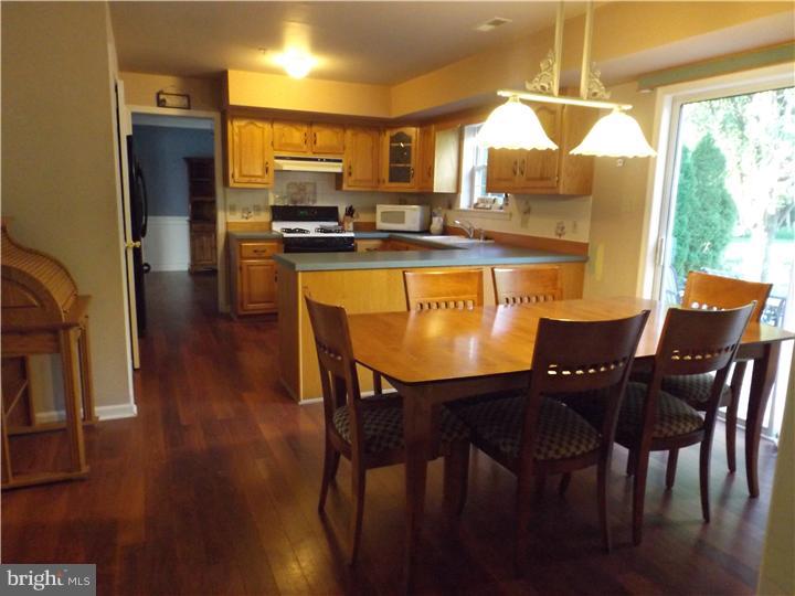 901 Chatfield Road Warrington, PA 18976 - Photo 4 of 25 Gallery Image 4