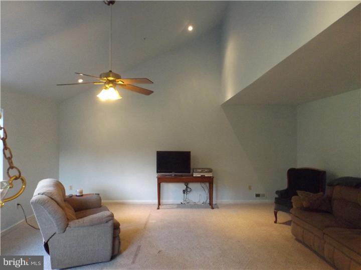 901 Chatfield Road Warrington, PA 18976 - Photo 8 of 25 Gallery Image 8