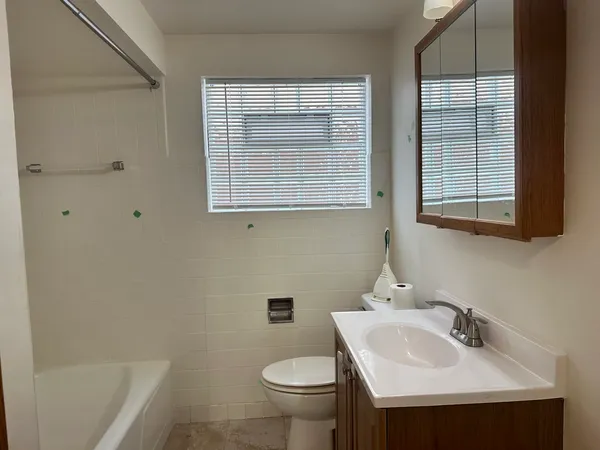 $1,300 | 3517 West 79th Street, Unit G, Chicago, IL 60652