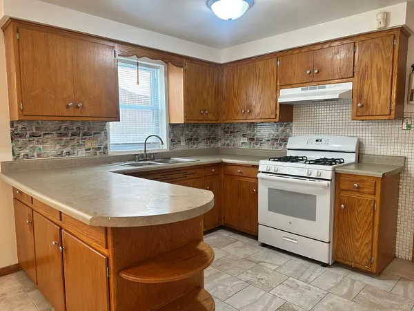 $1,300 | 3517 West 79th Street, Unit G, Chicago, IL 60652