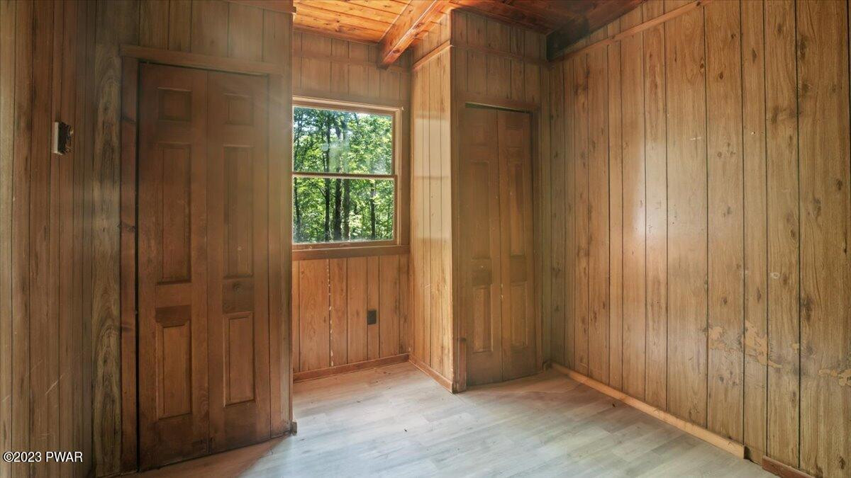 125 Sparrow Loop Bushkill, PA 18324 - Photo 21 of 27 21-HTV4026