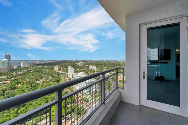 $7,950 | 60 Southwest 13th Street, Unit 3400, Miami, FL 33130