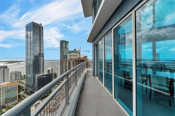 $7,950 | 60 Southwest 13th Street, Unit 3400, Miami, FL 33130
