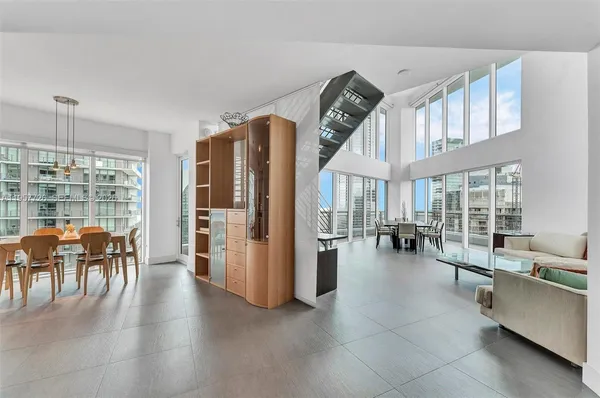 $7,950 | 60 Southwest 13th Street, Unit 3400, Miami, FL 33130