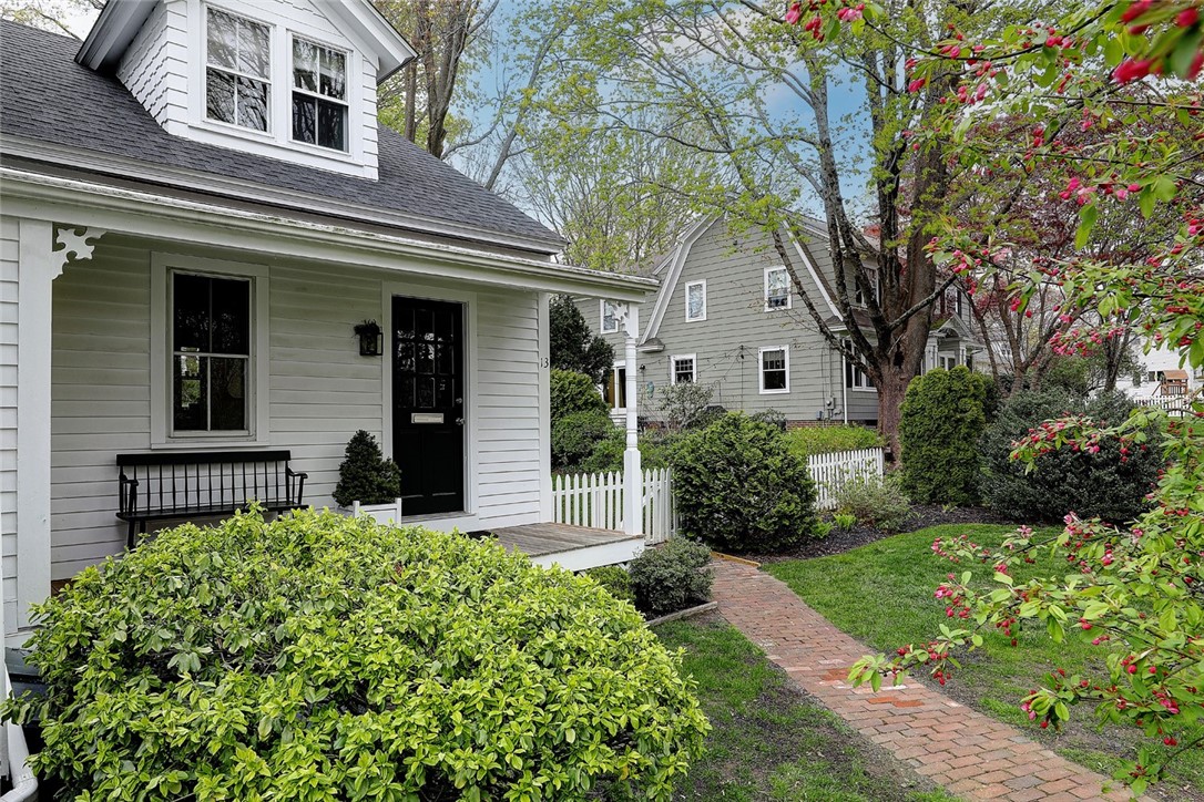 13 Alfred Drowne Road Barrington, RI 02806 - Photo 3 of 39