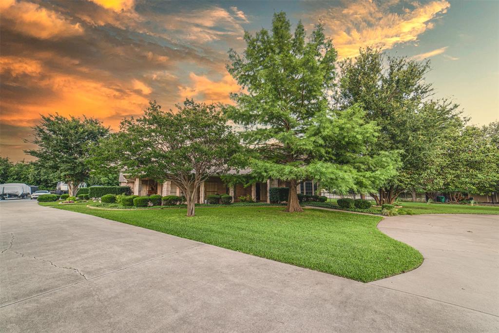 1425 Pecan Hill Road Stephenville, TX 76401 - Photo 4 of 40 a view of a volley ball court