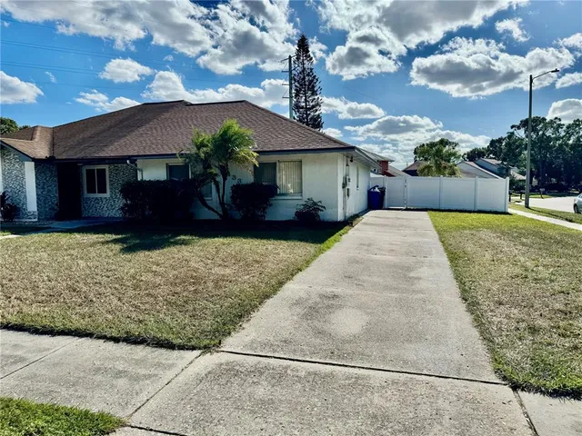 $1,950 | 3433 Laurel Dale Drive, Tampa, FL 33618