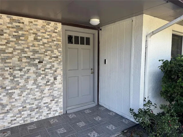 $1,950 | 3433 Laurel Dale Drive, Tampa, FL 33618