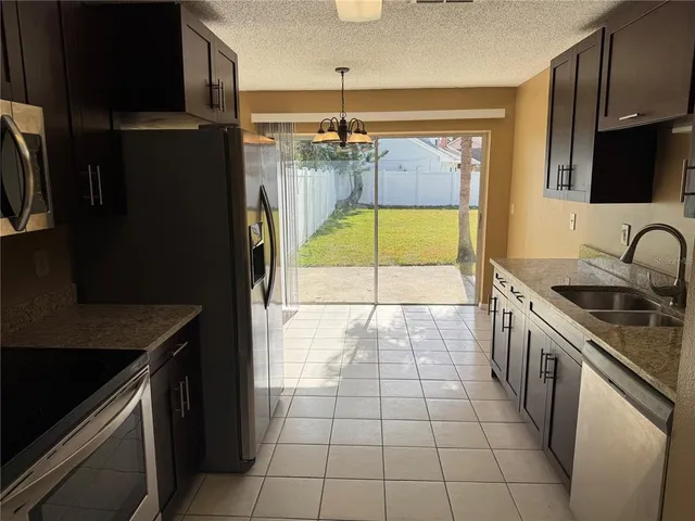 $1,950 | 3433 Laurel Dale Drive, Tampa, FL 33618