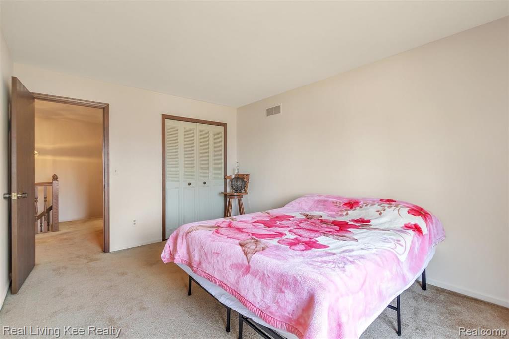 144 Meadow Ln Circle Rochester Hills, MI 48307 - Photo 25 of 36