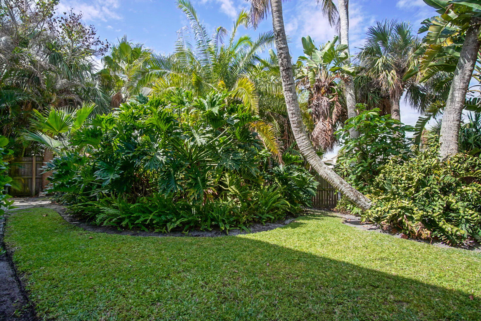 413 Hernando Street Fort Pierce, FL 34949 - Photo 36 of 43 a view of a garden with plants