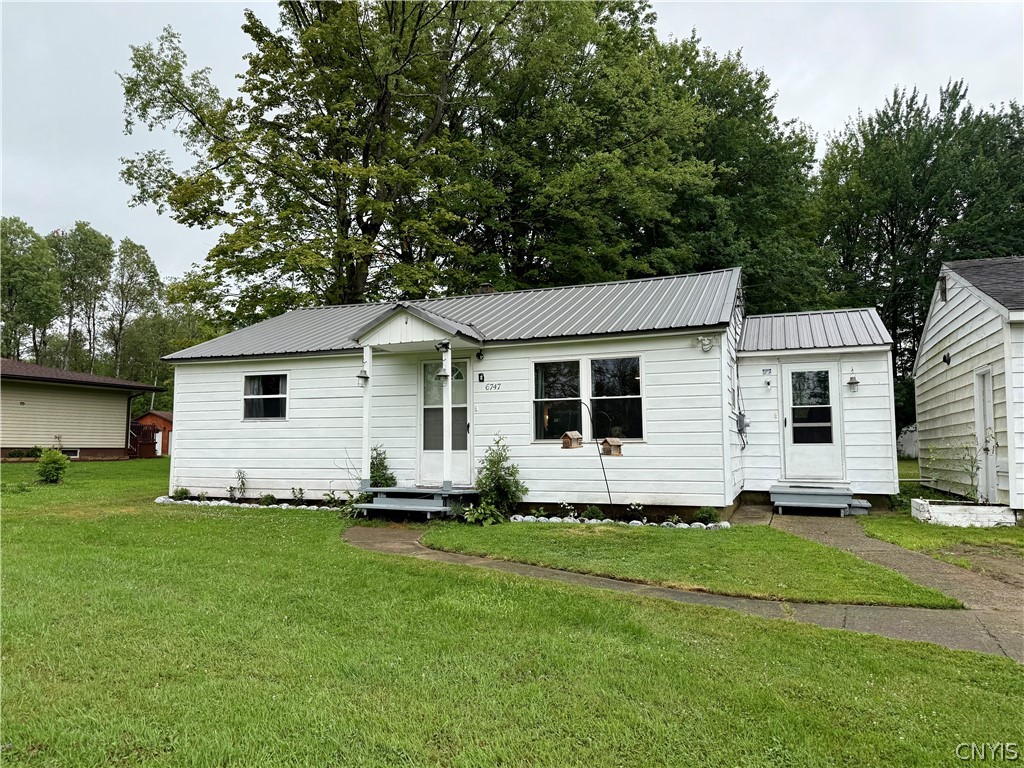 6747 Sutliff Road Whitestown, NY 13440 - Photo 3 of 19