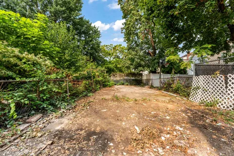 $829,000 | 171 Summit Avenue, Jersey City, NJ 07304