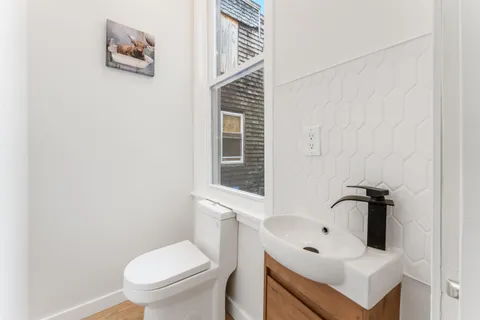 $829,000 | 171 Summit Avenue, Jersey City, NJ 07304