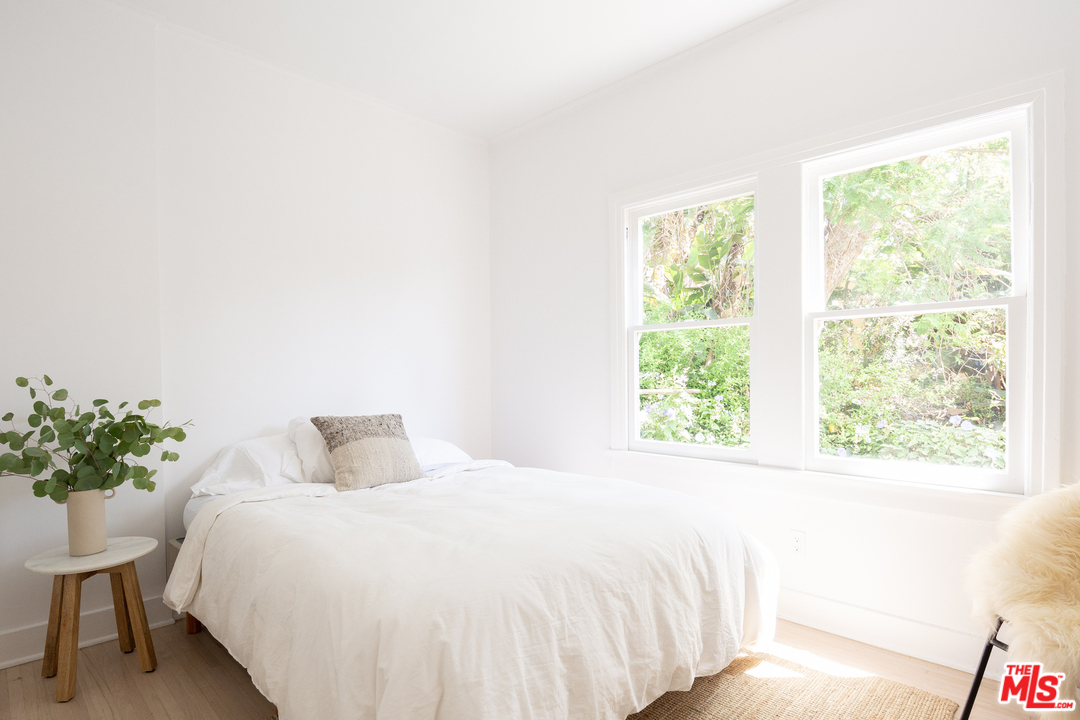 854 Hyperion Avenue Los Angeles, CA 90029 - Photo 11 of 24