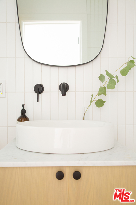 854 Hyperion Avenue Los Angeles, CA 90029 - Photo 13 of 24