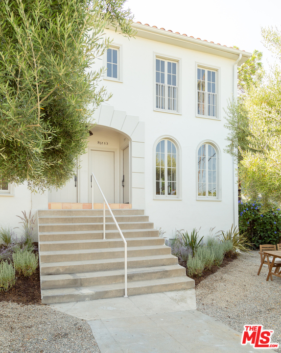 854 Hyperion Avenue Los Angeles, CA 90029 - Photo 22 of 24