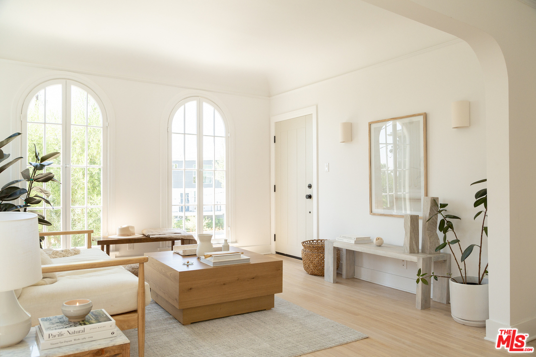 854 Hyperion Avenue Los Angeles, CA 90029 - Photo 4 of 24