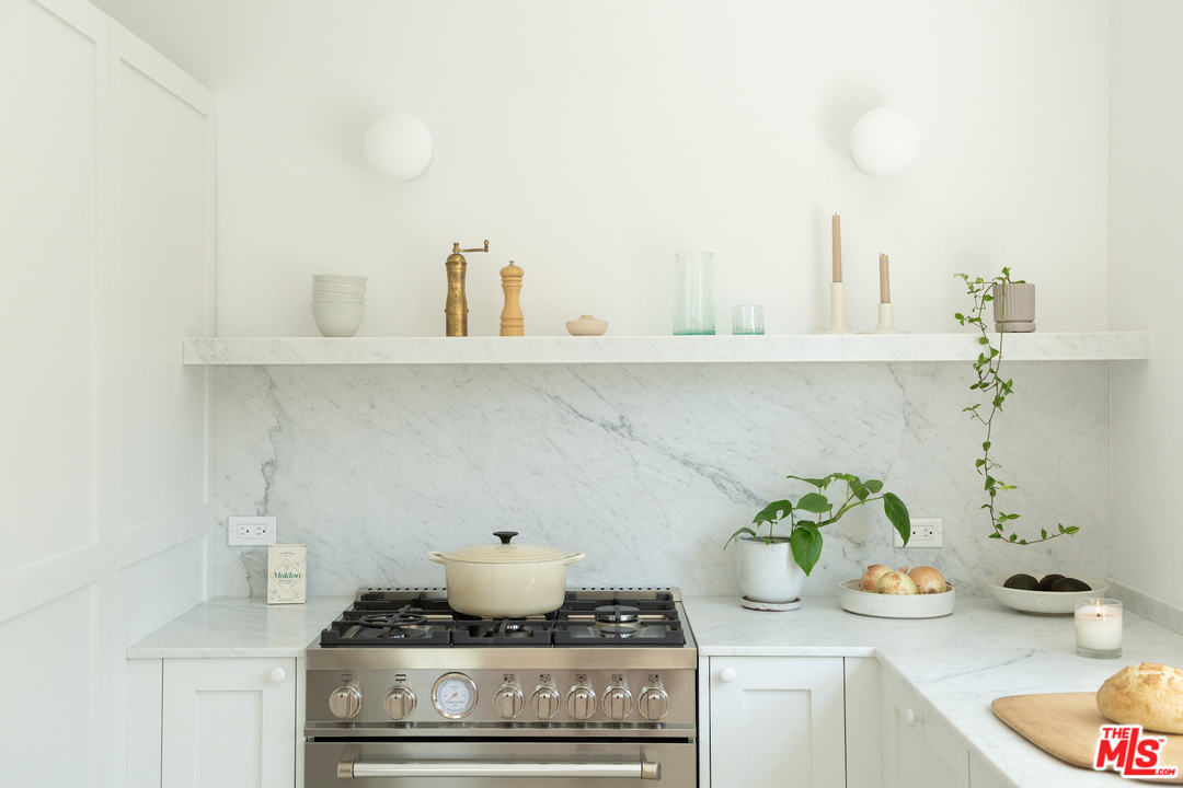 854 Hyperion Avenue Los Angeles, CA 90029 - Photo 9 of 24