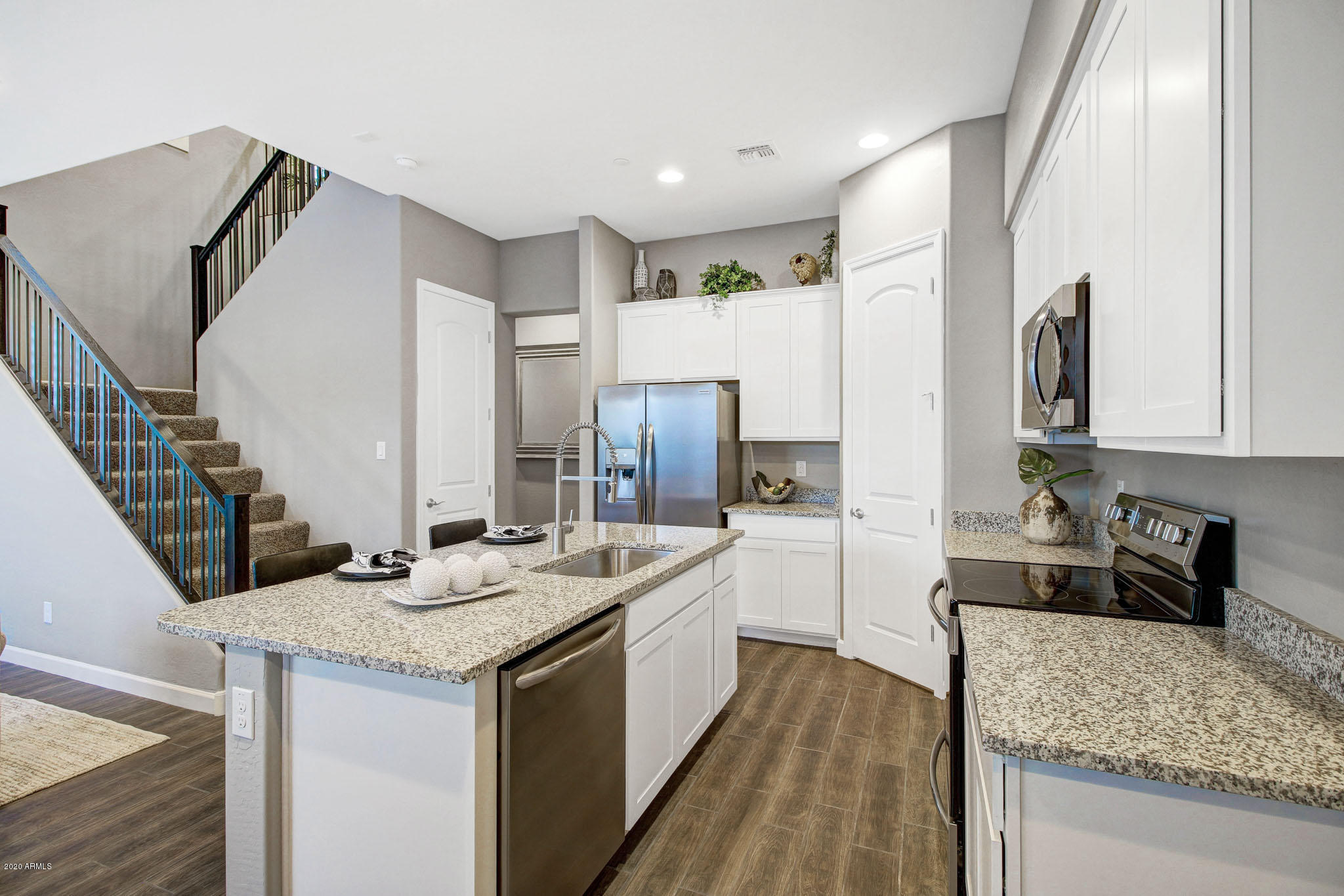 4336 East Berkeley Road Phoenix, AZ 85008 - Photo 5 of 20 pinchot (37)