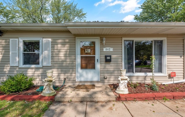 842 Post Lane Streamwood, IL 60107 - Photo 3 of 20