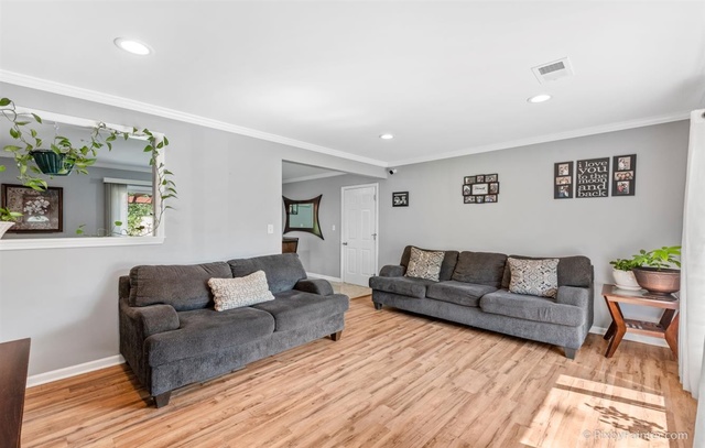 842 Post Lane Streamwood, IL 60107 - Photo 4 of 20