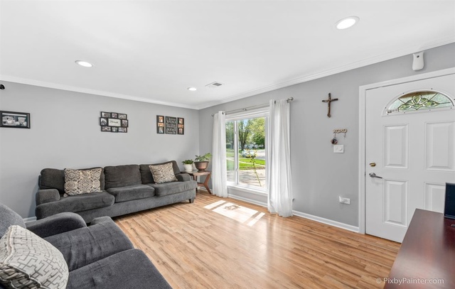 842 Post Lane Streamwood, IL 60107 - Photo 6 of 20