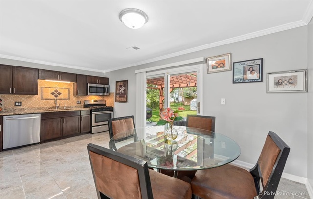 842 Post Lane Streamwood, IL 60107 - Photo 7 of 20