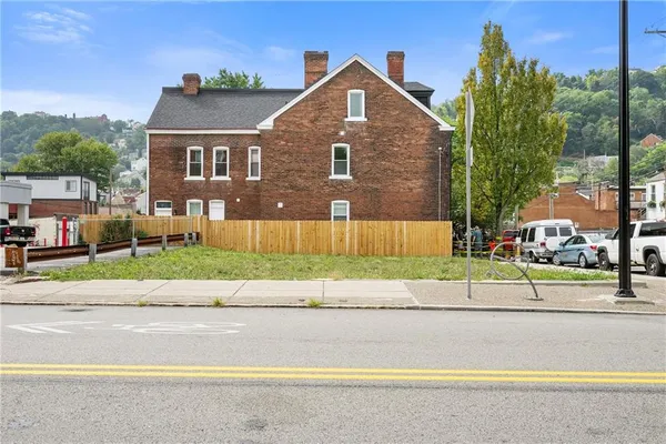 $89,900 | 1100 East Carson Street, Pittsburgh, PA 15203
