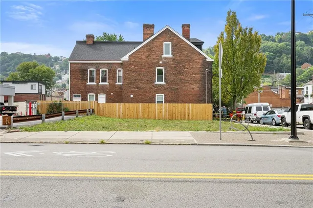 $99,000 | 1100 East Carson Street, Pittsburgh, PA 15203