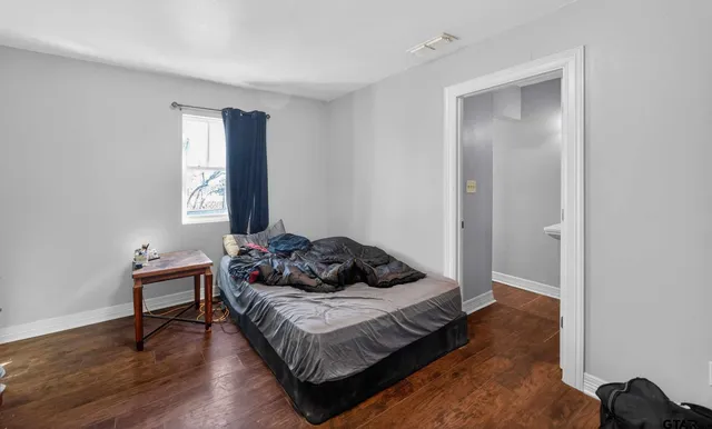 $100,000 | 22666 Lakeway Harbor Drive, Flint, TX 75762