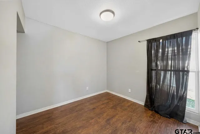 $100,000 | 22666 Lakeway Harbor Drive, Flint, TX 75762