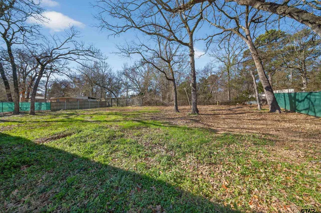 $100,000 | 22666 Lakeway Harbor Drive, Flint, TX 75762