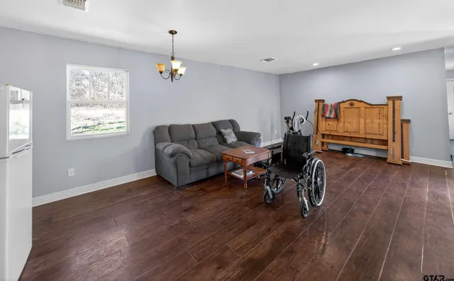 $100,000 | 22666 Lakeway Harbor Drive, Flint, TX 75762