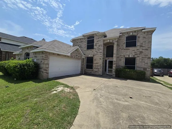 $385,000 | 103 South Young Boulevard, DeSoto, TX 75115