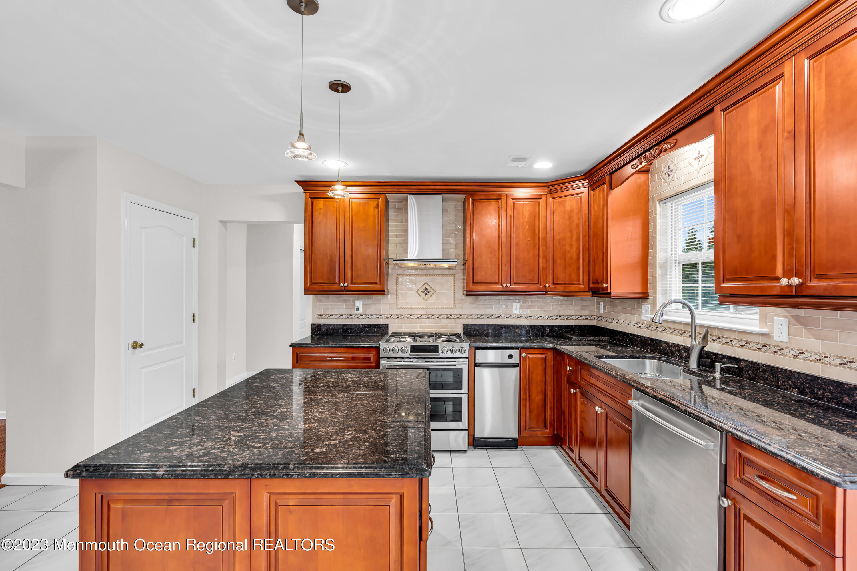 462 Meadowood Road Jackson, NJ 08527 - Photo 14 of 41 dsc04179