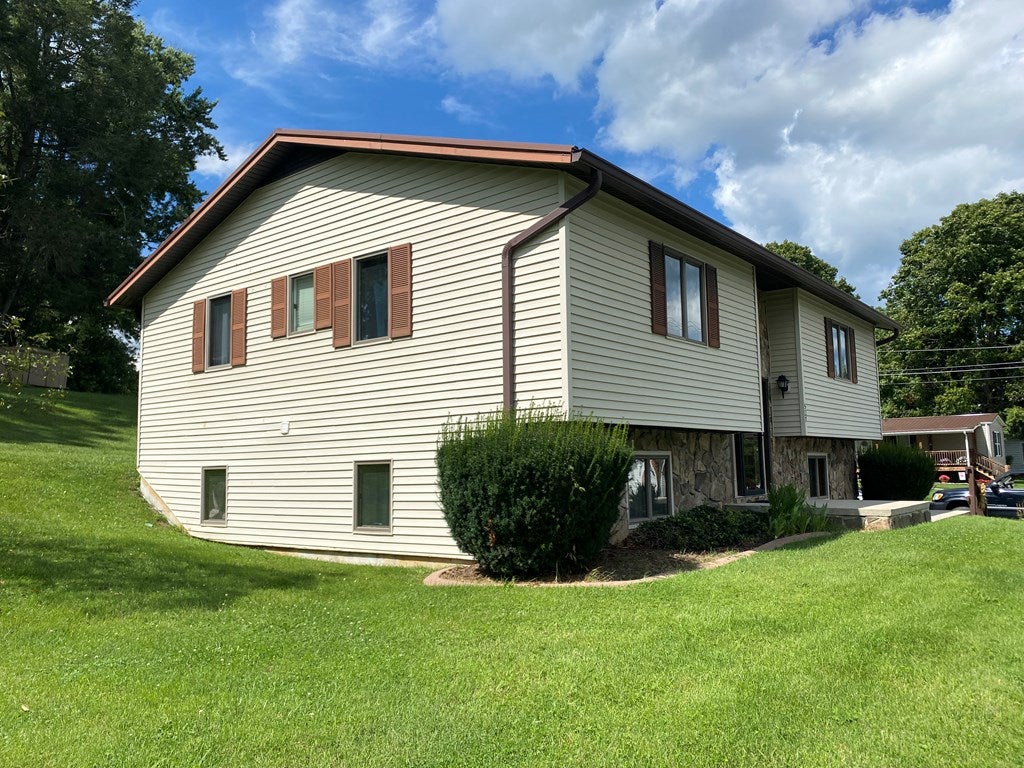 527 Old Stage Road Chilhowie, VA 24319 - Photo 4 of 35 Gallery Image 4
