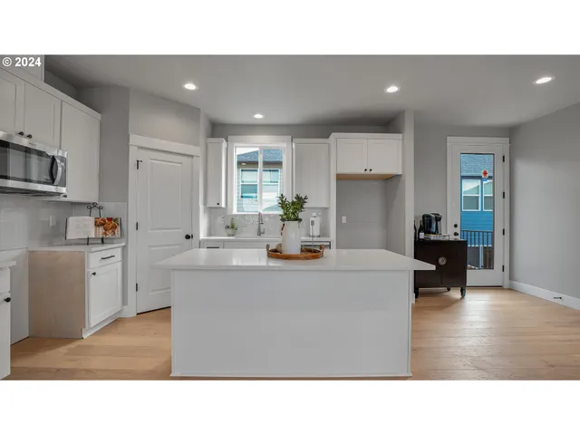 $424,500 | 3674 Southwest Sandlewood Lane, Gresham, OR 97080