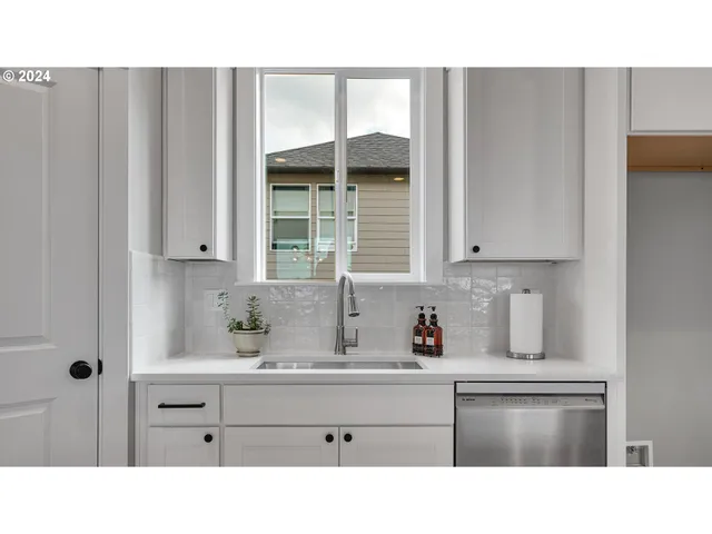 $424,500 | 3674 Southwest Sandlewood Lane, Gresham, OR 97080