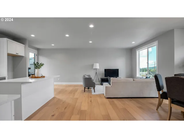 $424,500 | 3674 Southwest Sandlewood Lane, Gresham, OR 97080