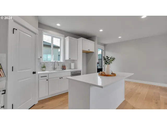 $424,500 | 3674 Southwest Sandlewood Lane, Gresham, OR 97080