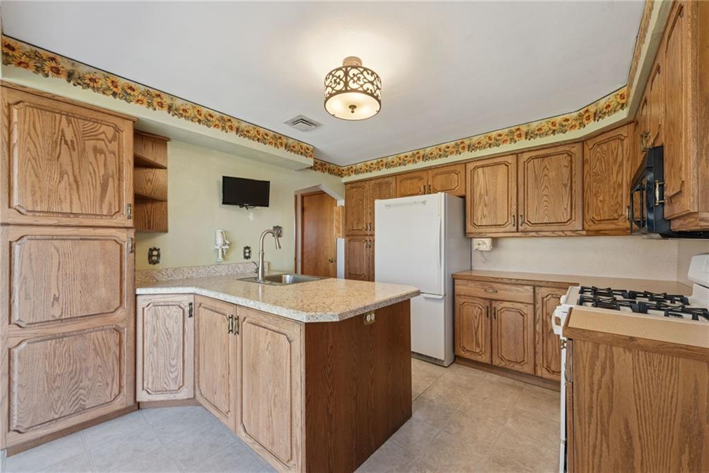 1268 Richard Road North Huntingdon, PA 15642 - Photo 9 of 32