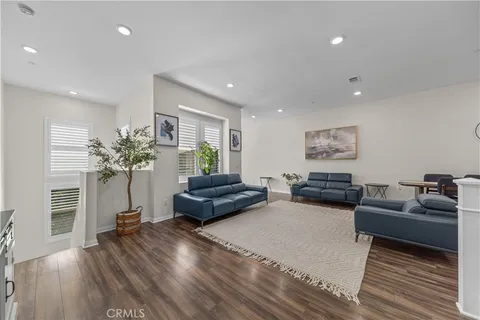 $975,000 | 135 Neptune, Irvine, CA 92618