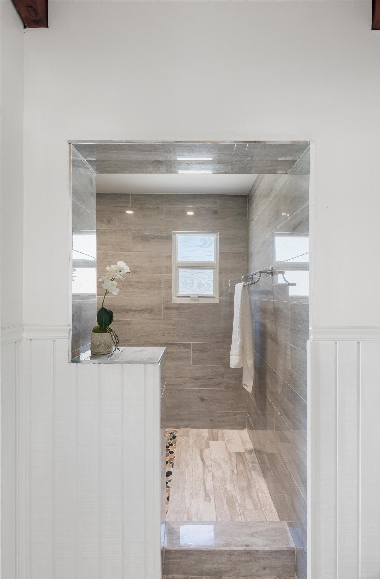 29581 Richard Road Big Pine Key, FL 33043 - Photo 33 of 78 1st Ensuite Bath