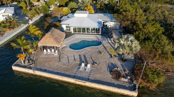 $2,900,000 | 29581 Richard Road, Big Pine Key, FL 33043