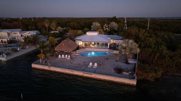 $2,900,000 | 29581 Richard Road, Big Pine Key, FL 33043