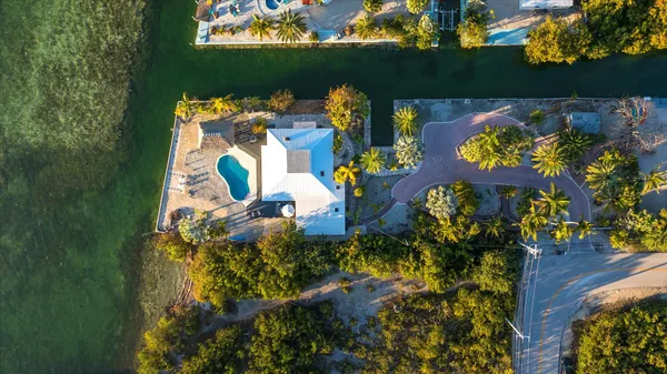 $2,900,000 | 29581 Richard Road, Big Pine Key, FL 33043