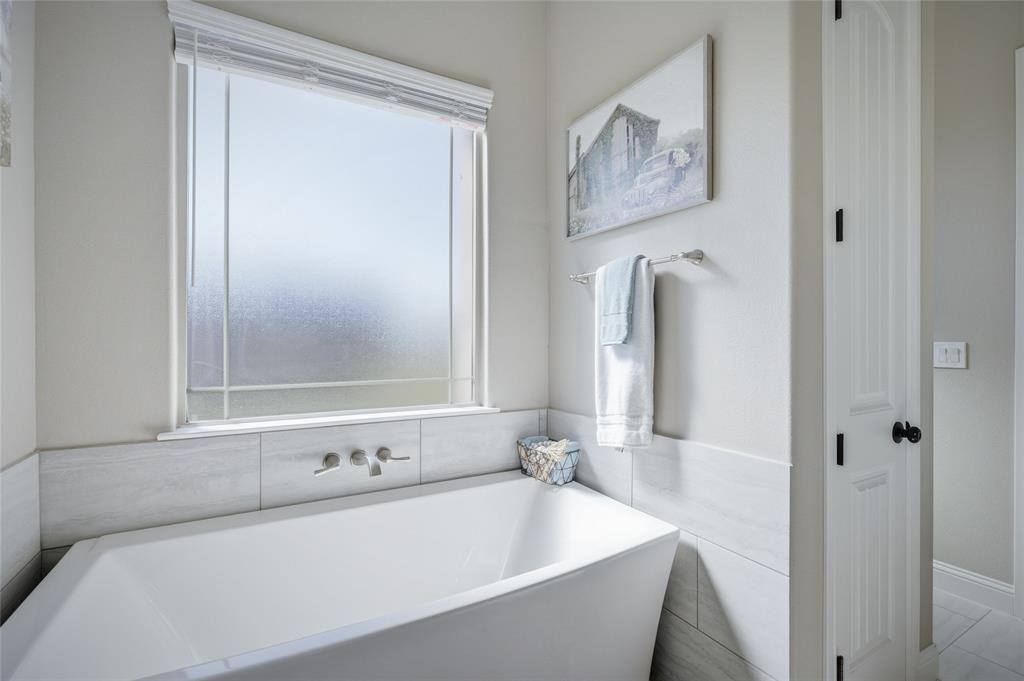 1065 Old Highway Howe, TX 75459 - Photo 23 of 39 Full bath with a freestanding bath