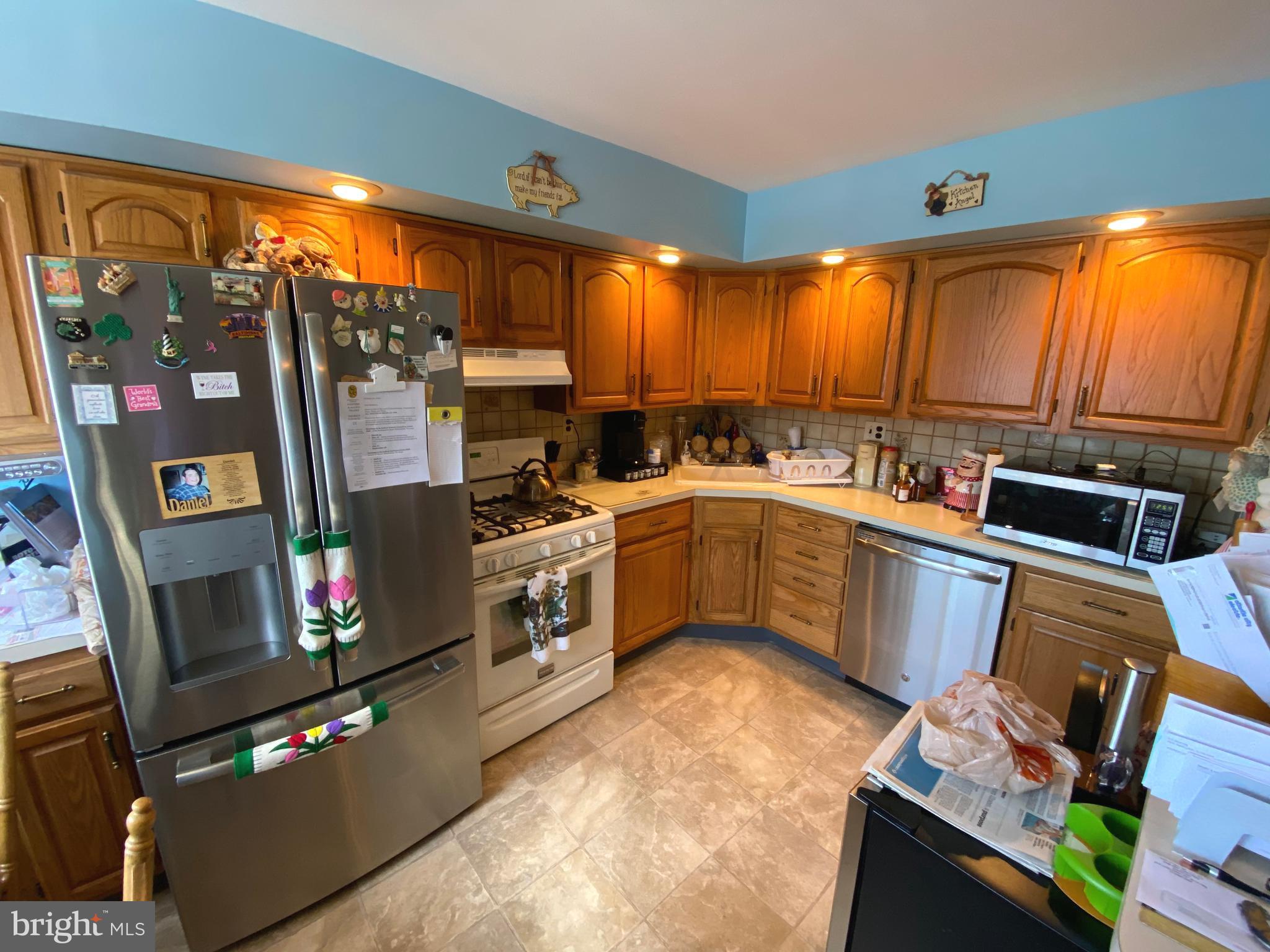 12725 Medford Road Philadelphia, PA 19154 - Photo 14 of 21 REMODELED KITCHEN