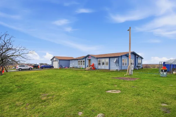 $310,000 | 261 Hardy Road, Lamont, WA 99017